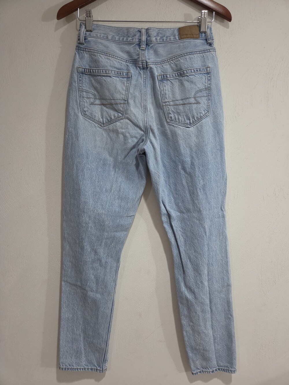American Eagle Outfitters Ripped Light Wash Mom Jean Size 0 - Picture 2 of 4